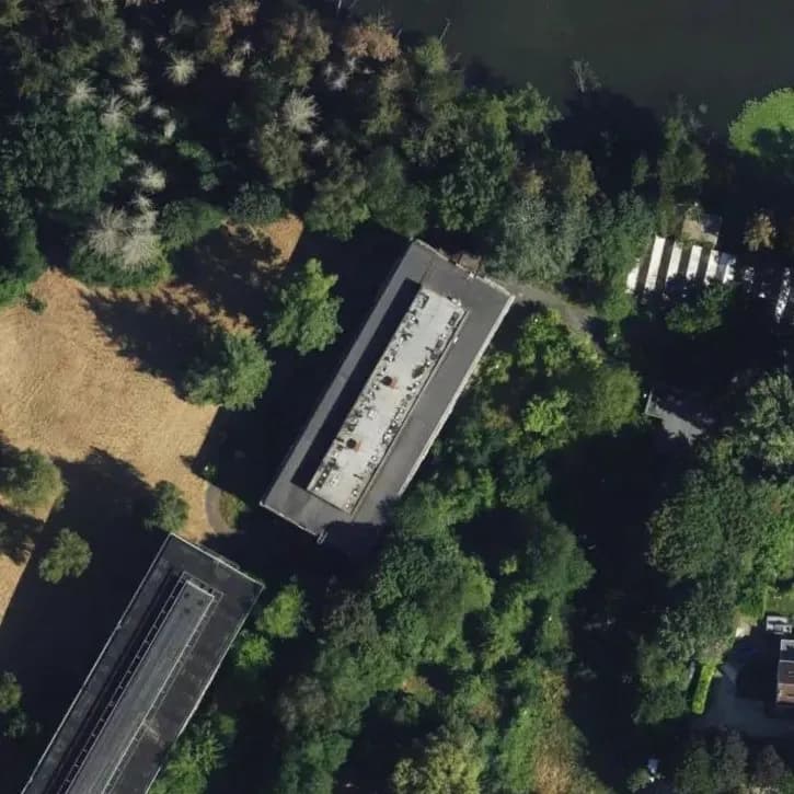 Verlaten Bedrijfspand